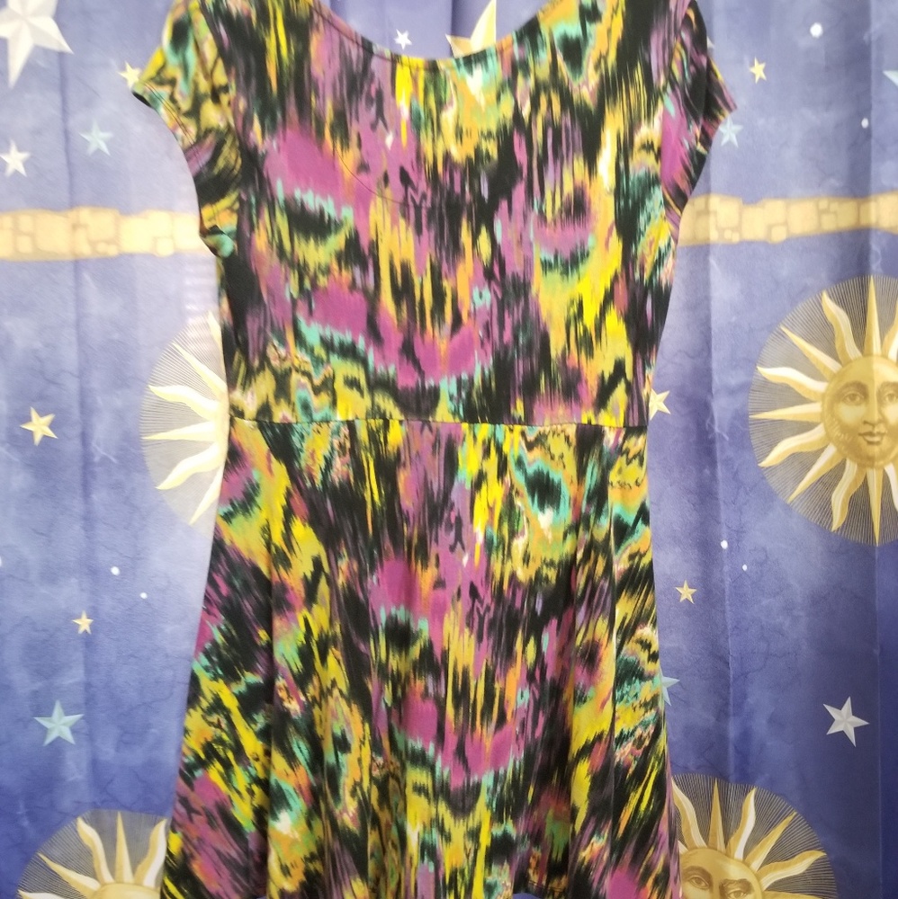 Dress - Picture 4 of 4